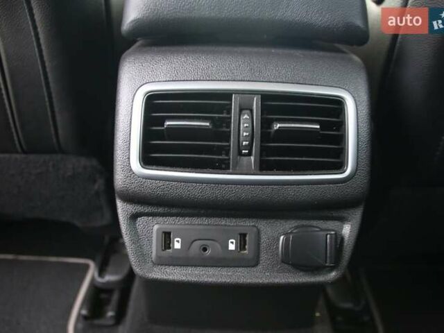 Білий Рено Talisman, об'ємом двигуна 1.6 л та пробігом 175 тис. км за 16950 $, фото 30 на Automoto.ua