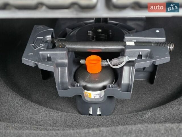 Белый Рено Talisman, объемом двигателя 1.5 л и пробегом 249 тыс. км за 15200 $, фото 10 на Automoto.ua