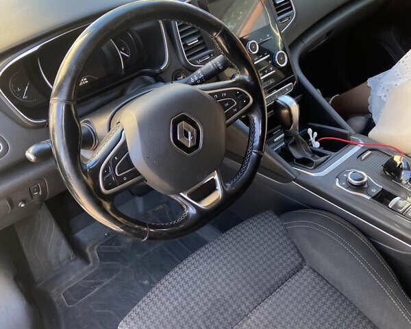 Білий Рено Talisman, об'ємом двигуна 1.6 л та пробігом 260 тис. км за 12700 $, фото 10 на Automoto.ua