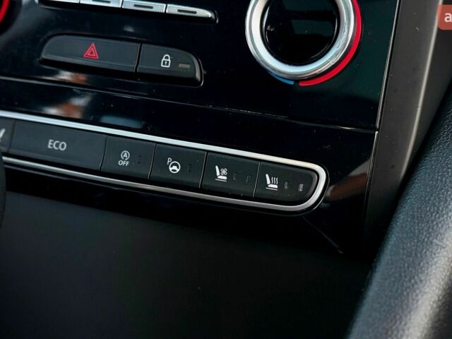 Білий Рено Talisman, об'ємом двигуна 1.6 л та пробігом 240 тис. км за 11999 $, фото 72 на Automoto.ua