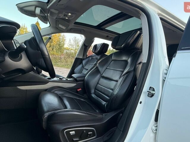 Білий Рено Talisman, об'ємом двигуна 1.6 л та пробігом 240 тис. км за 11999 $, фото 62 на Automoto.ua