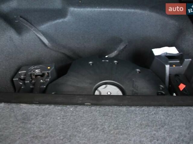 Білий Рено Talisman, об'ємом двигуна 1.6 л та пробігом 175 тис. км за 16950 $, фото 35 на Automoto.ua