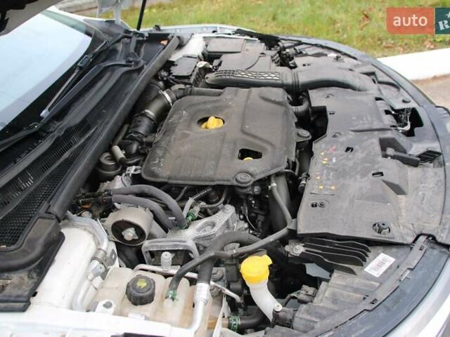 Білий Рено Talisman, об'ємом двигуна 1.6 л та пробігом 175 тис. км за 16950 $, фото 17 на Automoto.ua