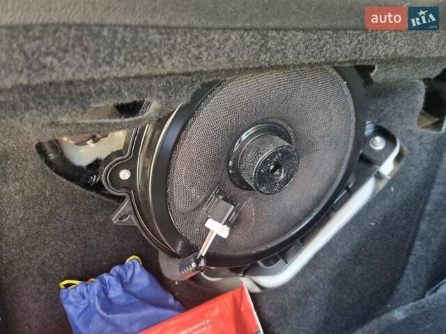 Білий Рено Talisman, об'ємом двигуна 2 л та пробігом 109 тис. км за 22300 $, фото 13 на Automoto.ua