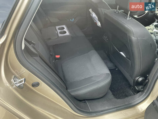 Бежевый Рено Talisman, объемом двигателя 1.5 л и пробегом 280 тыс. км за 13000 $, фото 6 на Automoto.ua