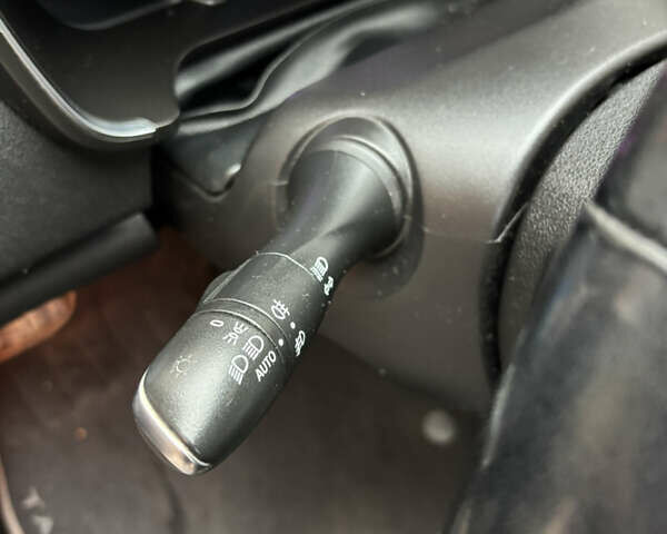 Черный Рено Talisman, объемом двигателя 1.6 л и пробегом 250 тыс. км за 12500 $, фото 29 на Automoto.ua