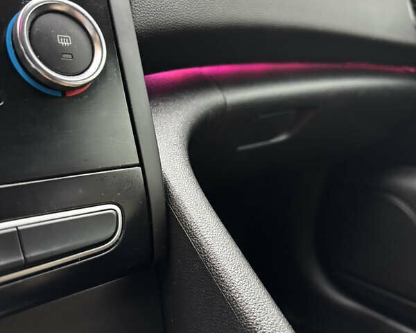 Черный Рено Talisman, объемом двигателя 1.6 л и пробегом 250 тыс. км за 12500 $, фото 79 на Automoto.ua