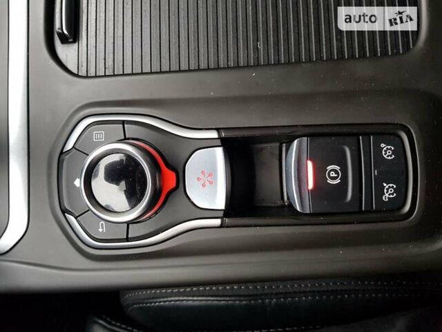 Черный Рено Talisman, объемом двигателя 1.6 л и пробегом 178 тыс. км за 16300 $, фото 6 на Automoto.ua