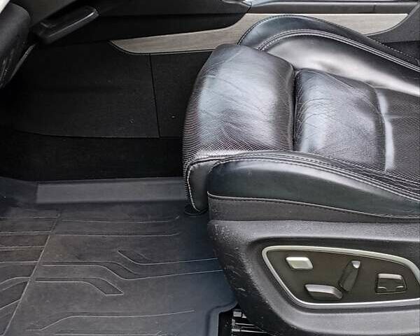 Чорний Рено Talisman, об'ємом двигуна 1.6 л та пробігом 226 тис. км за 14500 $, фото 18 на Automoto.ua