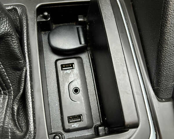 Черный Рено Talisman, объемом двигателя 1.6 л и пробегом 250 тыс. км за 12500 $, фото 57 на Automoto.ua