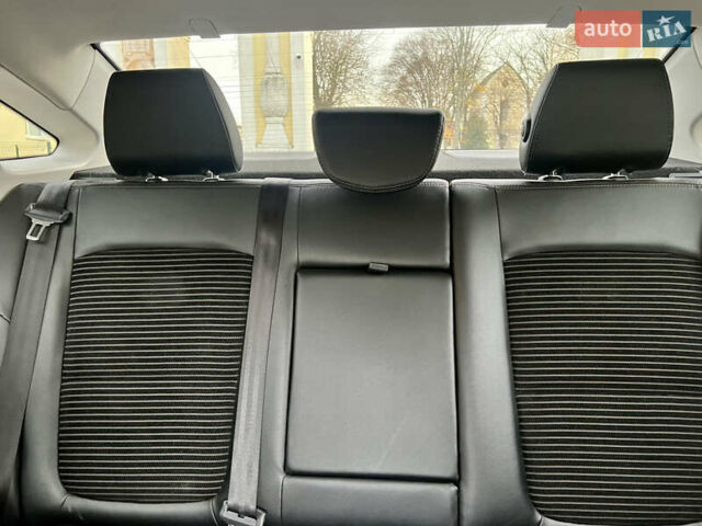 Черный Рено Talisman, объемом двигателя 1.6 л и пробегом 290 тыс. км за 15500 $, фото 44 на Automoto.ua