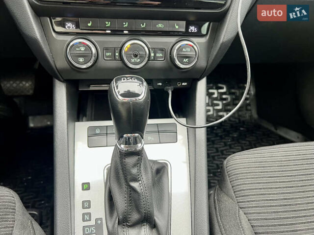 Черный Рено Talisman, объемом двигателя 1.6 л и пробегом 290 тыс. км за 15500 $, фото 36 на Automoto.ua