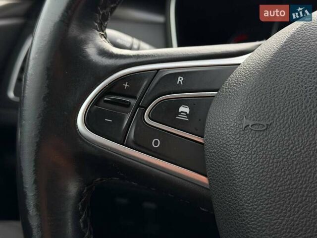 Черный Рено Talisman, объемом двигателя 1.6 л и пробегом 225 тыс. км за 12800 $, фото 49 на Automoto.ua