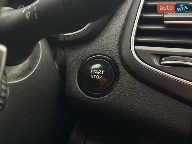 Черный Рено Talisman, объемом двигателя 1.6 л и пробегом 225 тыс. км за 12800 $, фото 67 на Automoto.ua