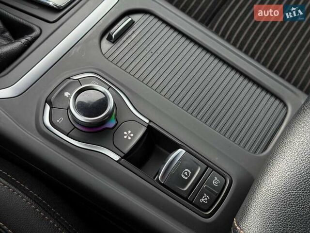 Черный Рено Talisman, объемом двигателя 1.6 л и пробегом 225 тыс. км за 12800 $, фото 56 на Automoto.ua