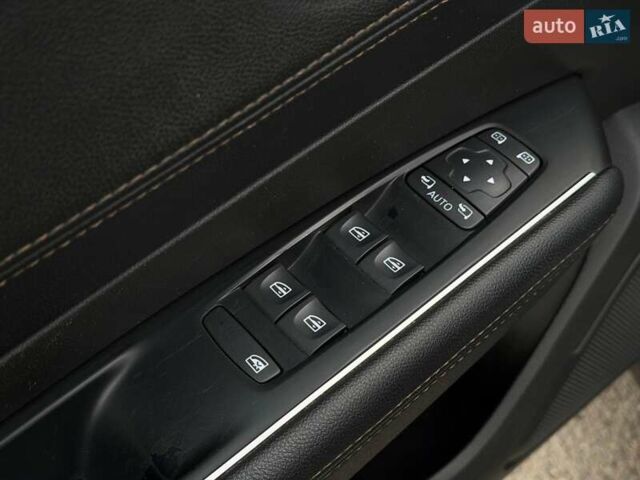 Черный Рено Talisman, объемом двигателя 1.6 л и пробегом 225 тыс. км за 12800 $, фото 36 на Automoto.ua