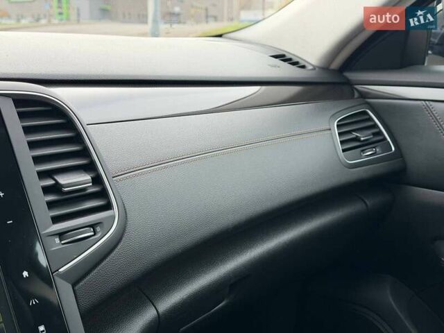 Черный Рено Talisman, объемом двигателя 1.6 л и пробегом 225 тыс. км за 12800 $, фото 63 на Automoto.ua