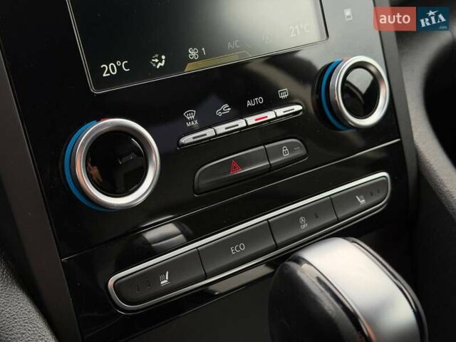 Черный Рено Talisman, объемом двигателя 1.6 л и пробегом 225 тыс. км за 12800 $, фото 54 на Automoto.ua