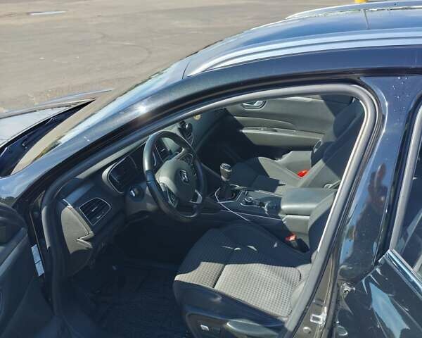 Черный Рено Talisman, объемом двигателя 1.5 л и пробегом 203 тыс. км за 15800 $, фото 4 на Automoto.ua