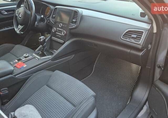 Рено Talisman, объемом двигателя 1.5 л и пробегом 158 тыс. км за 20000 $, фото 4 на Automoto.ua