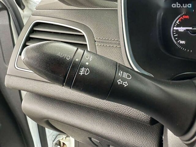 Рено Talisman, объемом двигателя 1.6 л и пробегом 295 тыс. км за 12450 $, фото 24 на Automoto.ua