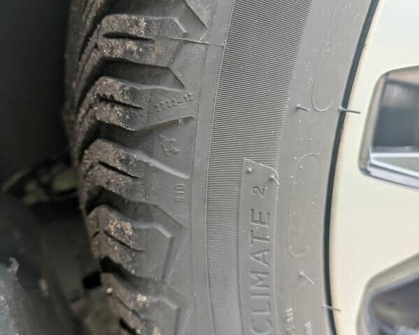 Сірий Рено Talisman, об'ємом двигуна 1.6 л та пробігом 266 тис. км за 14900 $, фото 17 на Automoto.ua