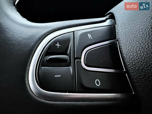 Серый Рено Talisman, объемом двигателя 1.6 л и пробегом 112 тыс. км за 15300 $, фото 28 на Automoto.ua