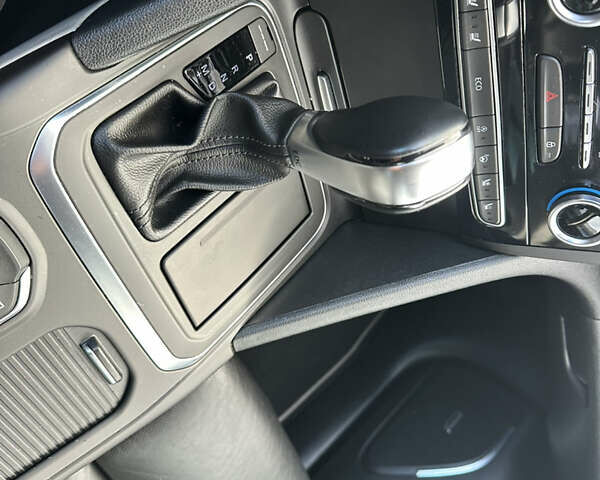 Сірий Рено Talisman, об'ємом двигуна 1.6 л та пробігом 192 тис. км за 16500 $, фото 26 на Automoto.ua