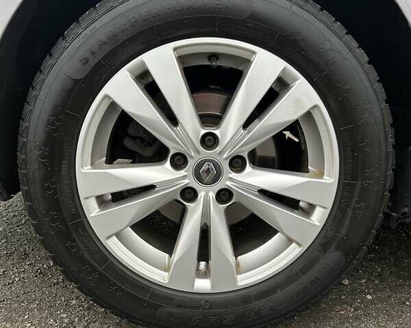 Серый Рено Talisman, объемом двигателя 1.6 л и пробегом 215 тыс. км за 15300 $, фото 6 на Automoto.ua