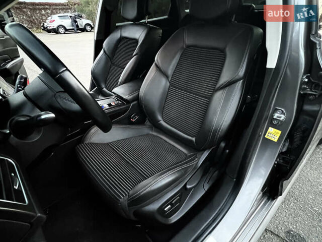 Сірий Рено Talisman, об'ємом двигуна 1.6 л та пробігом 110 тис. км за 15500 $, фото 56 на Automoto.ua