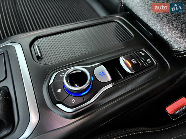 Сірий Рено Talisman, об'ємом двигуна 1.6 л та пробігом 110 тис. км за 15500 $, фото 36 на Automoto.ua