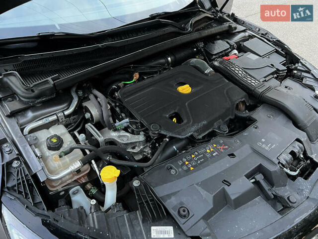 Сірий Рено Talisman, об'ємом двигуна 1.6 л та пробігом 110 тис. км за 15500 $, фото 52 на Automoto.ua