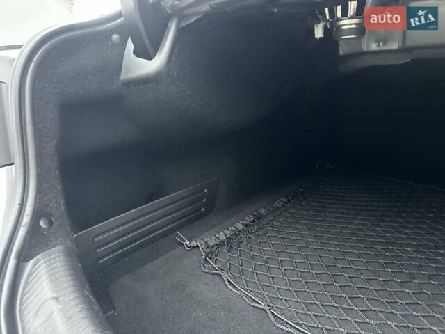 Серый Рено Talisman, объемом двигателя 1.6 л и пробегом 192 тыс. км за 16999 $, фото 37 на Automoto.ua