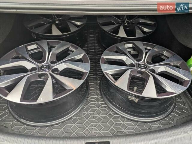 Сірий Рено Talisman, об'ємом двигуна 1.6 л та пробігом 266 тис. км за 14900 $, фото 15 на Automoto.ua