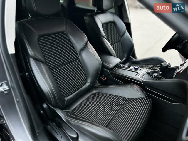 Сірий Рено Talisman, об'ємом двигуна 1.6 л та пробігом 110 тис. км за 15500 $, фото 54 на Automoto.ua