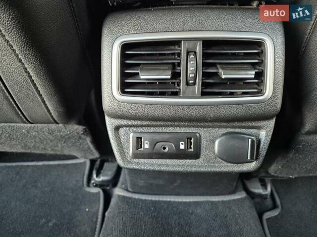 Серый Рено Talisman, объемом двигателя 1.6 л и пробегом 200 тыс. км за 12600 $, фото 37 на Automoto.ua