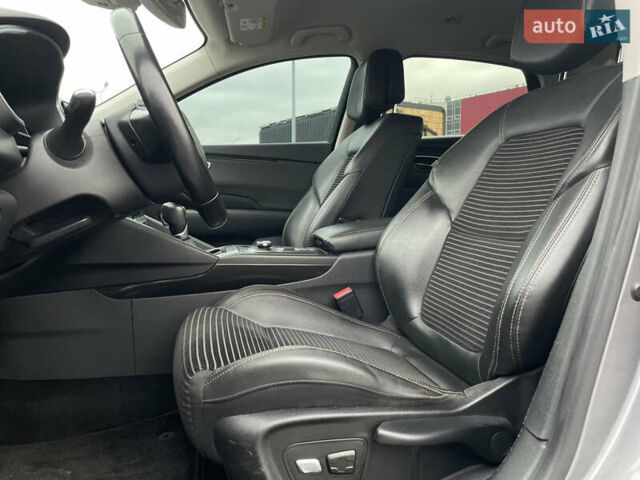 Сірий Рено Talisman, об'ємом двигуна 1.6 л та пробігом 174 тис. км за 12300 $, фото 11 на Automoto.ua