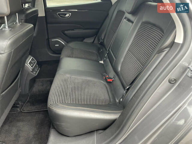 Сірий Рено Talisman, об'ємом двигуна 1.6 л та пробігом 174 тис. км за 12300 $, фото 17 на Automoto.ua