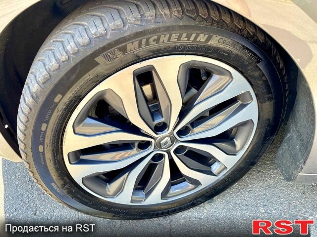 Серый Рено Talisman, объемом двигателя 1.6 л и пробегом 180 тыс. км за 14700 $, фото 12 на Automoto.ua