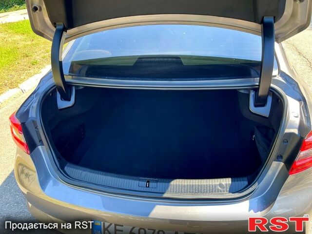 Серый Рено Talisman, объемом двигателя 1.6 л и пробегом 180 тыс. км за 14700 $, фото 10 на Automoto.ua