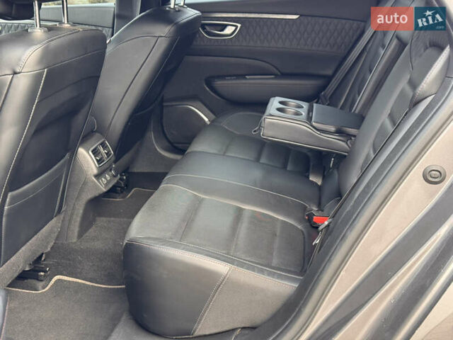 Серый Рено Talisman, объемом двигателя 2 л и пробегом 200 тыс. км за 21177 $, фото 66 на Automoto.ua