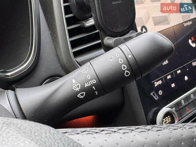 Серый Рено Talisman, объемом двигателя 2 л и пробегом 200 тыс. км за 21177 $, фото 102 на Automoto.ua