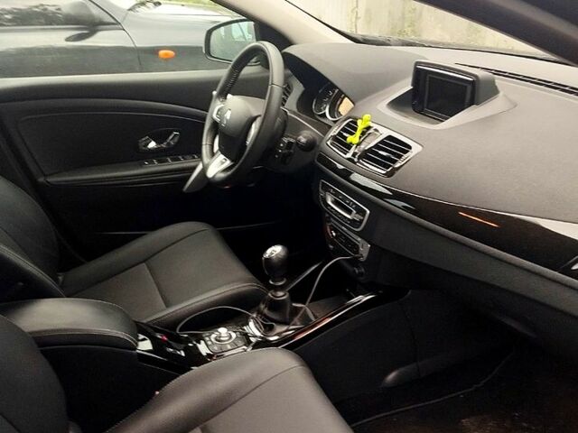 Сірий Рено Talisman, об'ємом двигуна 1.5 л та пробігом 298 тис. км за 10000 $, фото 2 на Automoto.ua