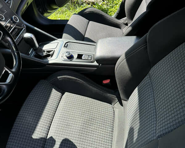 Сірий Рено Talisman, об'ємом двигуна 1.6 л та пробігом 275 тис. км за 13350 $, фото 5 на Automoto.ua