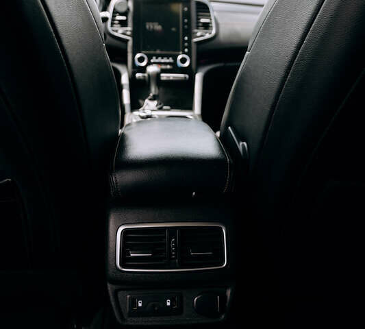 Сірий Рено Talisman, об'ємом двигуна 1.6 л та пробігом 187 тис. км за 13999 $, фото 15 на Automoto.ua