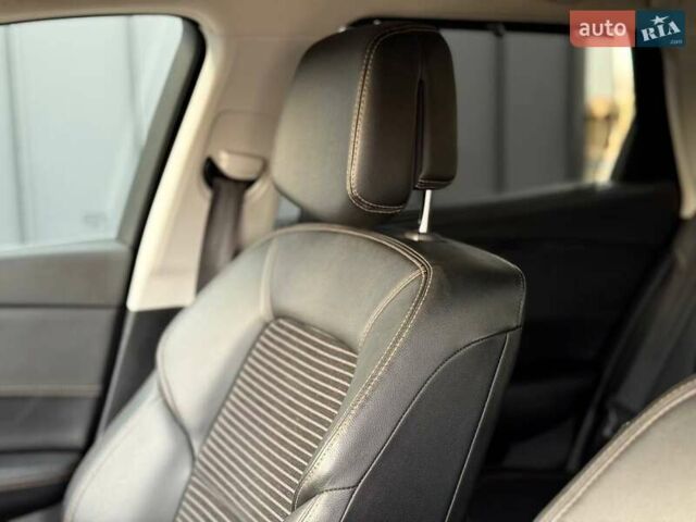 Сірий Рено Talisman, об'ємом двигуна 1.6 л та пробігом 188 тис. км за 18700 $, фото 27 на Automoto.ua