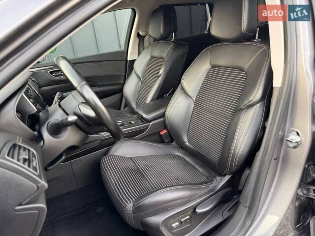 Сірий Рено Talisman, об'ємом двигуна 1.6 л та пробігом 188 тис. км за 18700 $, фото 14 на Automoto.ua