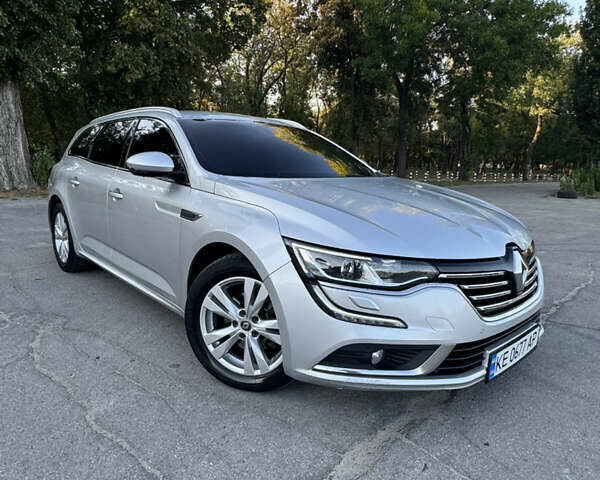Сірий Рено Talisman, об'ємом двигуна 1.6 л та пробігом 240 тис. км за 11499 $, фото 1 на Automoto.ua