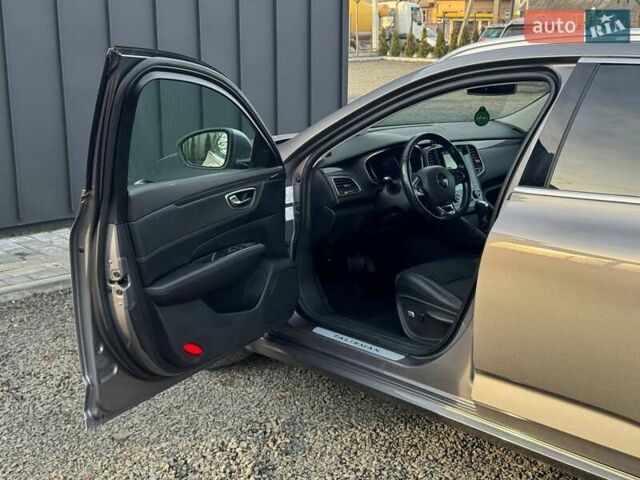 Сірий Рено Talisman, об'ємом двигуна 1.6 л та пробігом 188 тис. км за 18700 $, фото 13 на Automoto.ua
