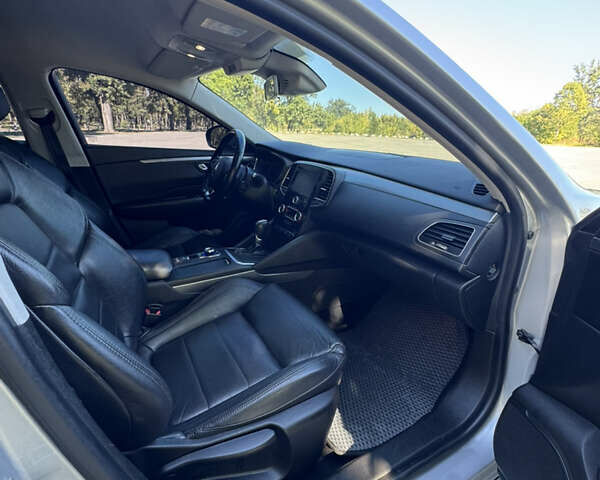Сірий Рено Talisman, об'ємом двигуна 1.6 л та пробігом 240 тис. км за 11499 $, фото 9 на Automoto.ua